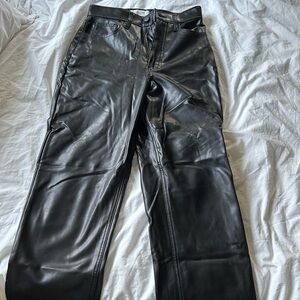 Abercrombie & Fitch Ultra Straight Ankle High Rise - black leather pants